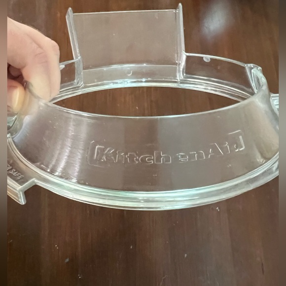 Kitchenaid 4.5 Qt Stainless Steel Mixing Bowl with Pouring Shield - Picture 4 of 12